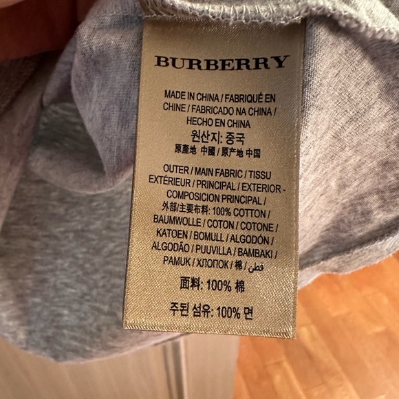 Burberry T-Shirt - Picture 3 of 3